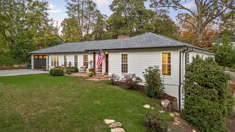 903 Avon Pl, Chattanooga, TN 37405
