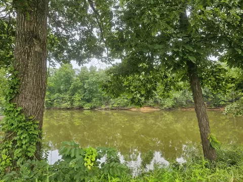 380 Duck Blind Rd, Clifton, TN 38425