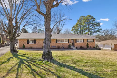 206 Jackson Heights Rd, Columbia, TN 38401