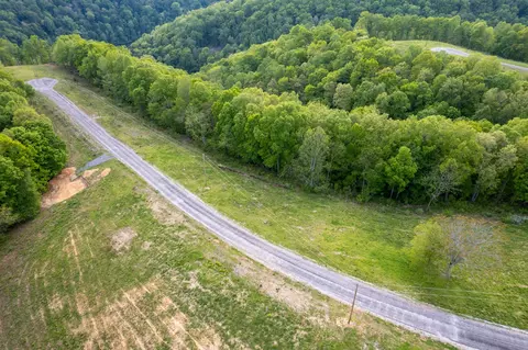 35 Eli Ln, Baxter, TN 38544 photo 2