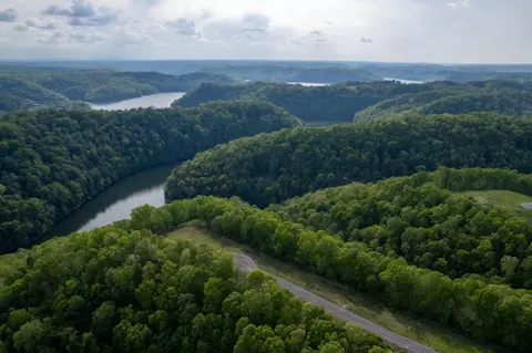35 Eli Ln, Baxter, TN 38544