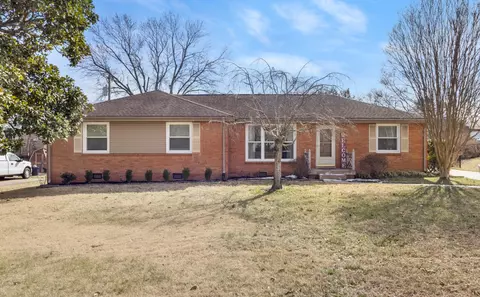 2140 Memorial Dr, Clarksville, TN 37043