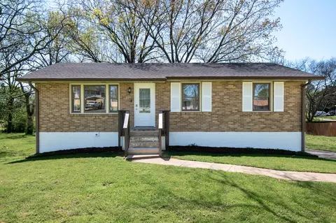 132 Chippendale Dr, Hendersonville, TN 37075