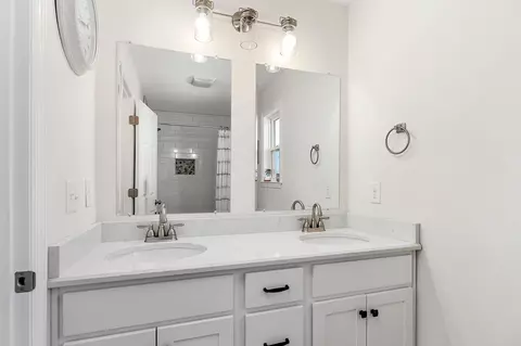 Bath - 166 Pine Ave, Morrison, TN 37357 photo 1 of 5