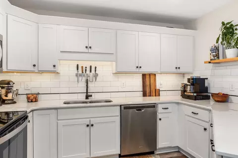 Kitchen - 166 Pine Ave, Morrison, TN 37357 photo 3 of 5