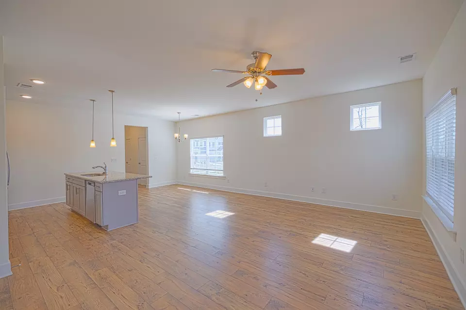 Living - 1049 Sweetleaf Dr, Franklin, TN 37064 photo 5 of 7