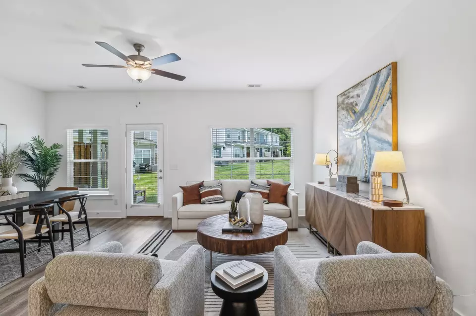 Living - 1049 Sweetleaf Dr, Franklin, TN 37064 photo 3 of 7