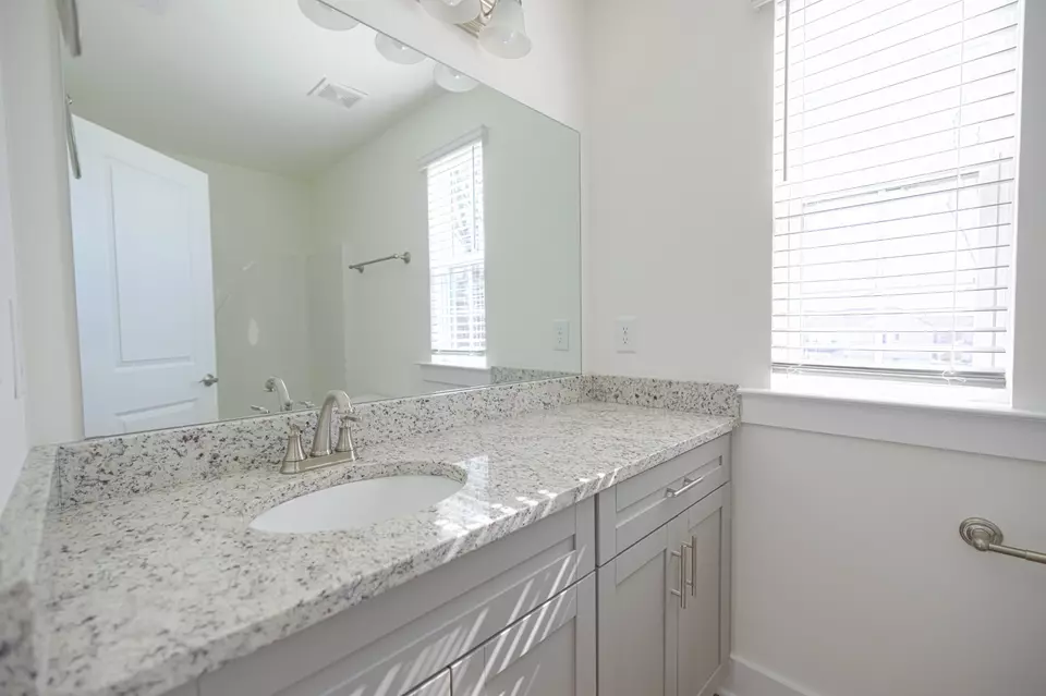 Bath - 1049 Sweetleaf Dr, Franklin, TN 37064 photo 6 of 6