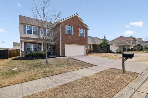 642 Pemberton Dr, Lebanon, TN 37087