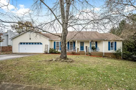 1004 Grayson Pl, Columbia, TN 38401
