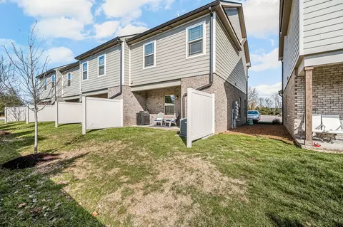Exterior - 555 Gresham Ln #7A, Murfreesboro, TN 37129 photo 3 of 5