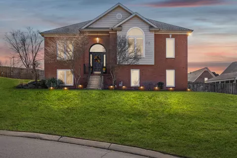 2003 Oakhall Ct, Mount Juliet, TN 37122