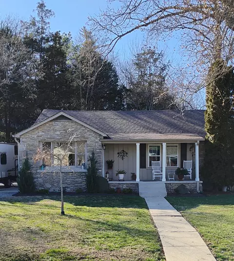 914 3rd Ave, Fayetteville, TN 37334