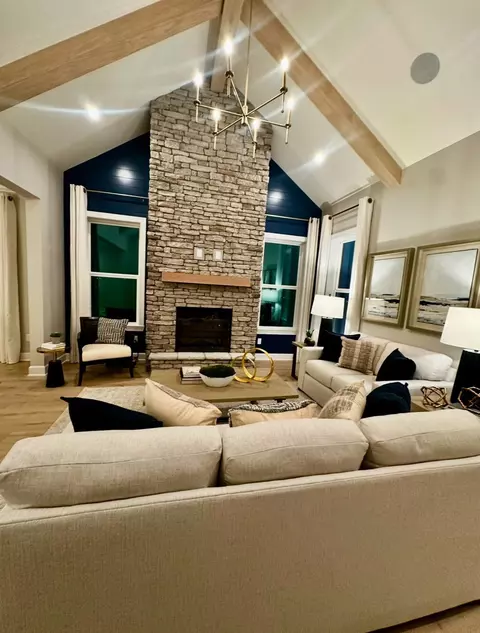 1060 Sycamore Ests, Nashville, TN 37211