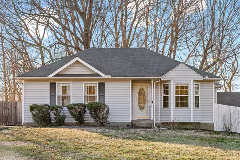 1015 Golden Pond Rd, Chapmansboro, TN 37035