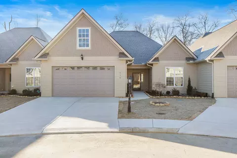 930 Jackson Mill Dr, Hixson, TN 37343