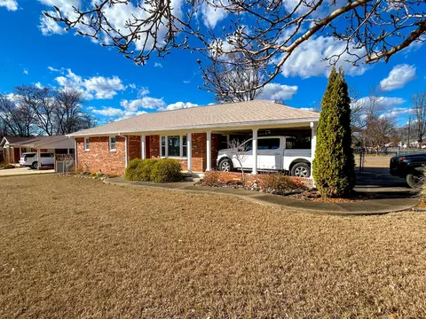 70 Richardson Ave, Mckenzie, TN 38201