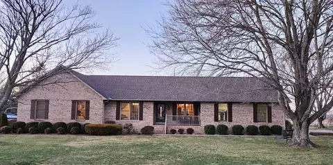 83 Holly Dr, Winchester, TN 37398