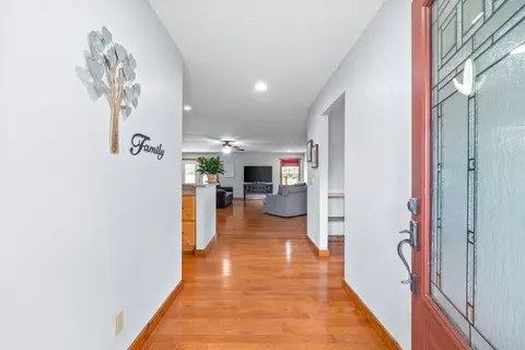 Entry Way - 765 Heron Rd, Murray, KY 42071 photo 1 of 1