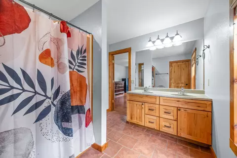 Bath - 765 Heron Rd, Murray, KY 42071 photo 1 of 4