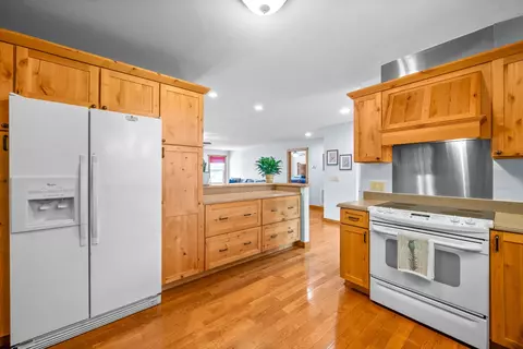 Kitchen - 765 Heron Rd, Murray, KY 42071 photo 4 of 4