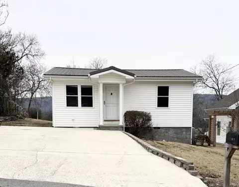 111 Elm St, Rossville, GA 30741
