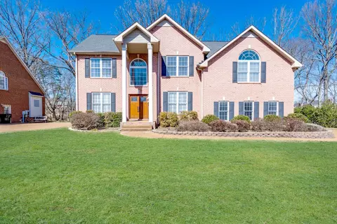 121 Crooked Creek Ln, Hendersonville, TN 37075