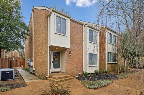 6903 Highland Park Dr, Nashville, TN 37205