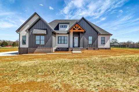 1 Honeybee Dr, Unionville, TN 37180