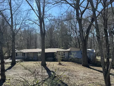 860 Weeks Dr NE, Cleveland, TN 37312