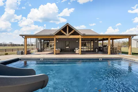 300 Philpot Rd, Shelbyville, TN 37160