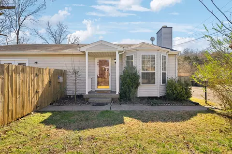 906 Patio Dr, Nashville, TN 37214