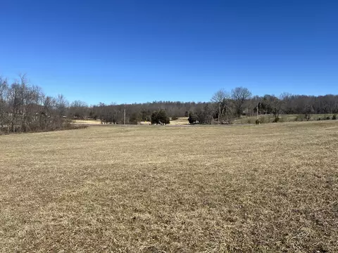 7 Marion Rd, Fredonia, KY 42411