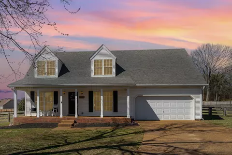 2777 Iroquois Dr, Thompsons Station, TN 37179