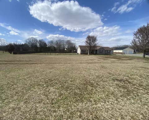 140 Broomsage Cir, Unionville, TN 37180