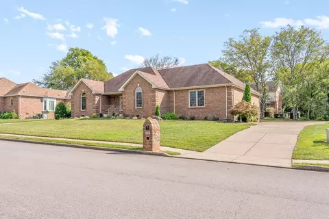 2586 Stone Briar Dr, Clarksville, TN 37043