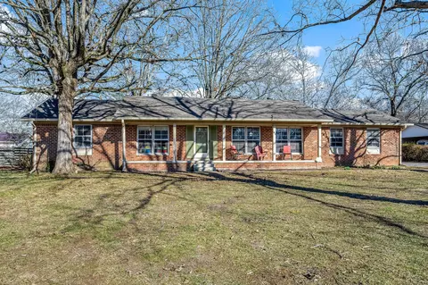 316 Crestwood Dr, Tullahoma, TN 37388
