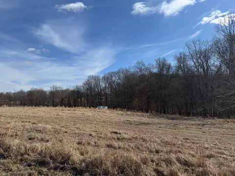 1217 Gholson Rd, Clarksville, TN 37043