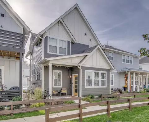 1019 Treaty Oaks Dr, Nashville, TN 37209