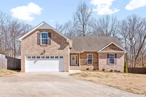 153 W Observatory Dr, Clarksville, TN 37040