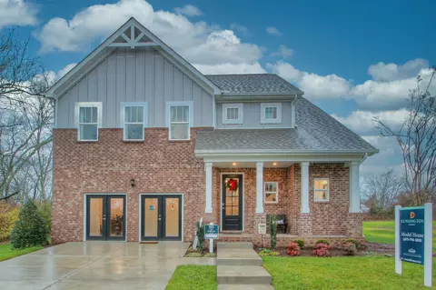 476 Triple Crown Cir, Gallatin, TN 37066