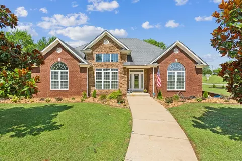 1000 Bee Tee Ln, Pleasant View, TN 37146