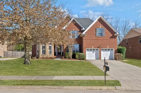 2829 Kaye Dr, Thompsons Station, TN 37179
