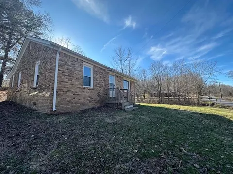 11221 Old Highway 52, Westmoreland, TN 37186
