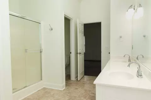 Bath - 2703 Comer Dr, Murfreesboro, TN 37128 photo 1 of 2