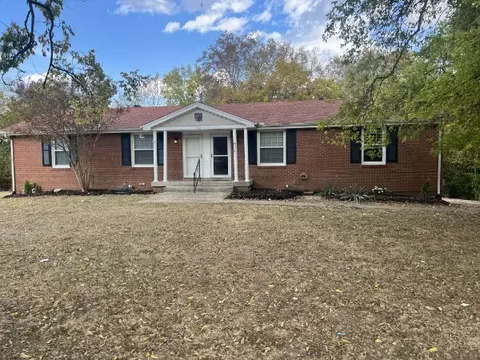 101 Homestead Ct E, Hendersonville, TN 37075