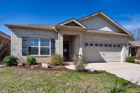 14853 Norfleet Dr, Athens, AL 35613