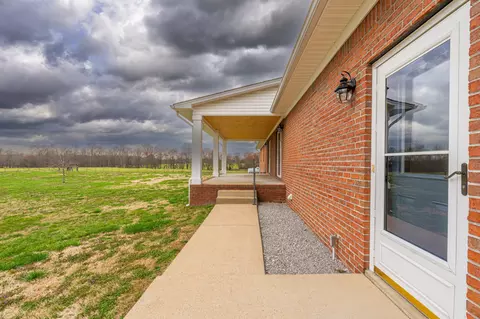 Exterior - 105 Peppertown Rd, Loretto, TN 38469 photo 7 of 13