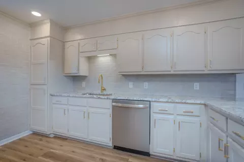 Kitchen - 105 Peppertown Rd, Loretto, TN 38469 photo 2 of 3