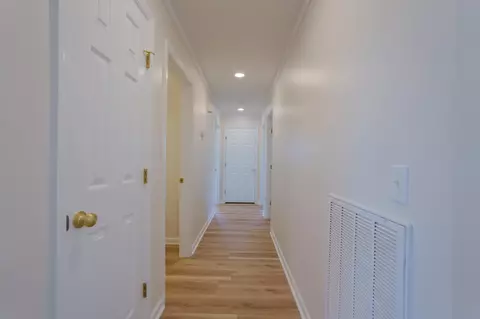 Entry Way - 105 Peppertown Rd, Loretto, TN 38469 photo 1 of 1